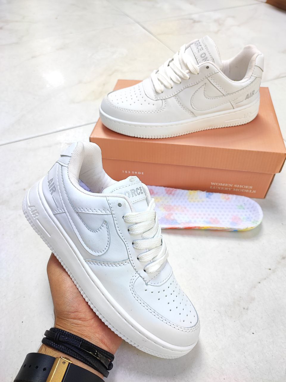 ایرفورس ست زنانه و مردانه و بزرگپا  Nike Air Force کد 2072 کتونی ست زنانه و مردانه برند نایک مدل ایرفورس Nike Air Force کد 2072