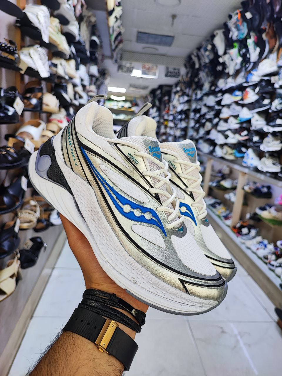 کتونی ورزشی مردانه مدل ساکونی saucony کد 2075 Men's sports shoes, Saucony model, code 2075