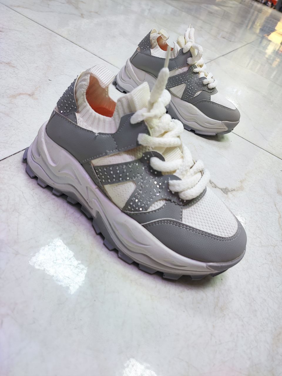 کتونی اسپرت نگینی زنانه و دخترانه کد 3049  Women's and girls' sportswear with jewels, code 3049