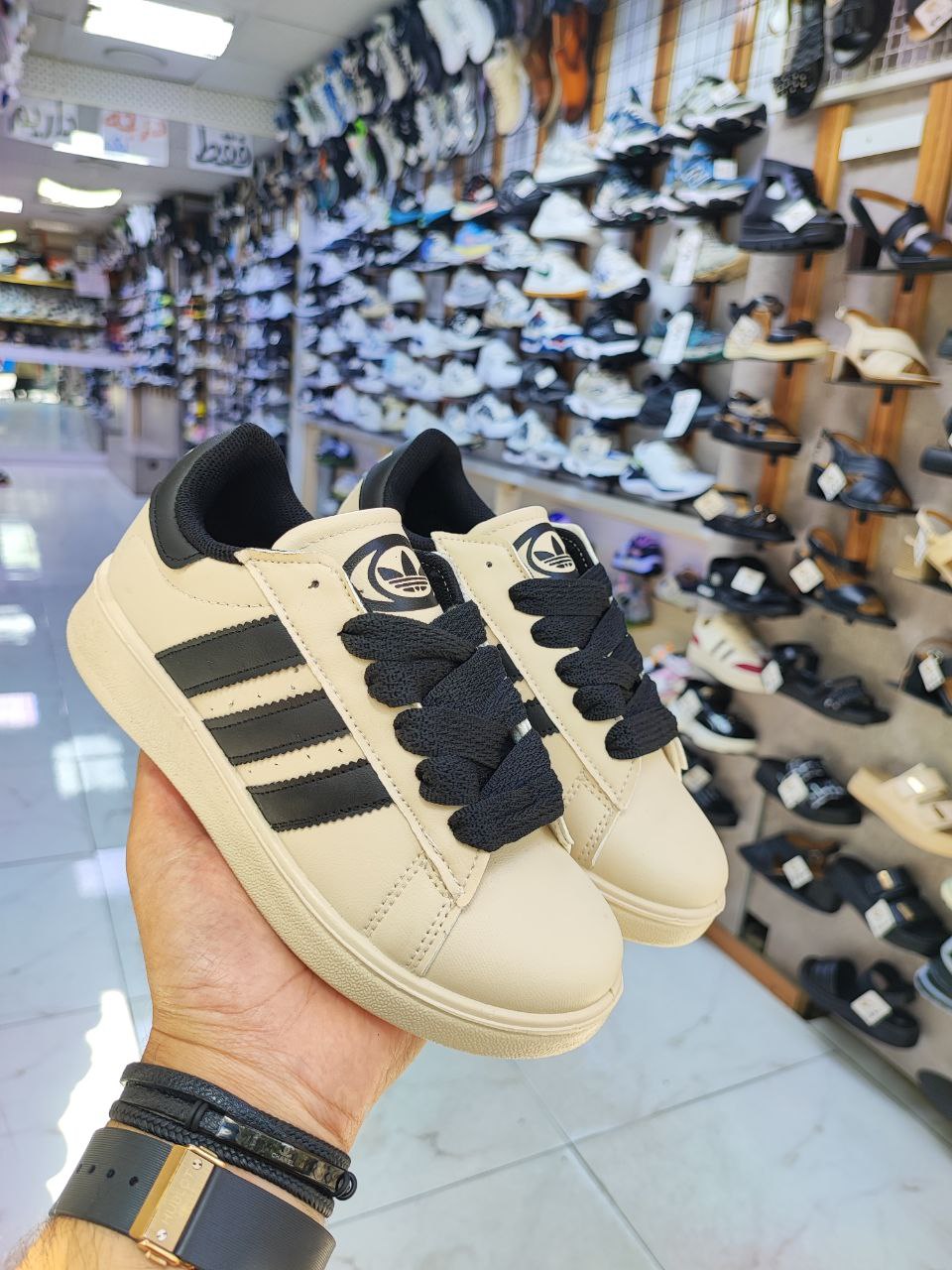 کفش اسپورت آدیداس کامپوس کرم مشکی کد 4025 Adidas Campus sports shoes, cream black, code 4025
