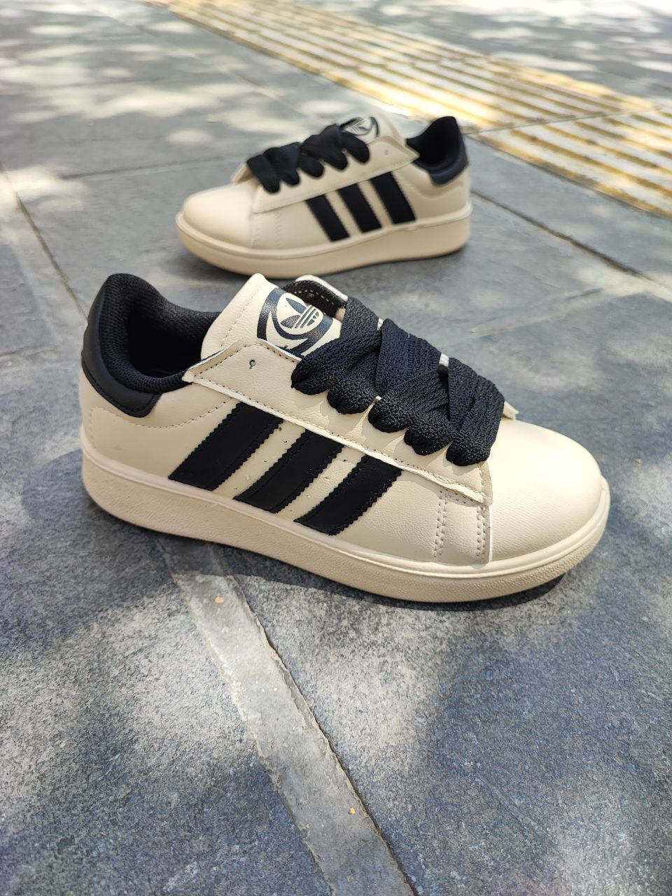 کفش اسپورت آدیداس کامپوس کرم مشکی کد 4025 Adidas Campus sports shoes, cream black, code 4025