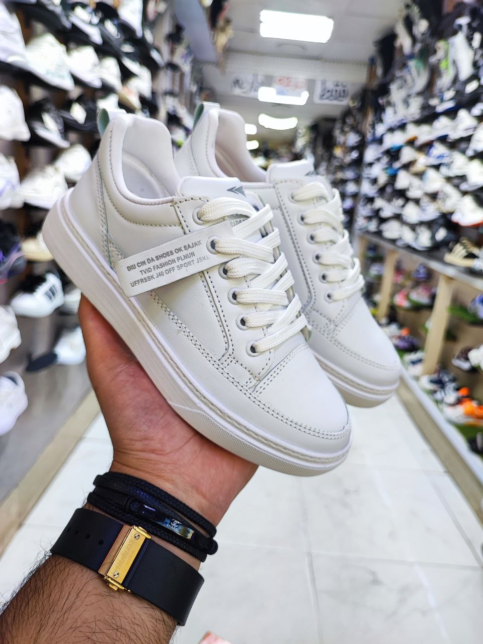 کتونی ضد آب مدل زئوس برند های مد کد 2114 کتونی ضد آب مدل زئوس برند های مد کد 2114