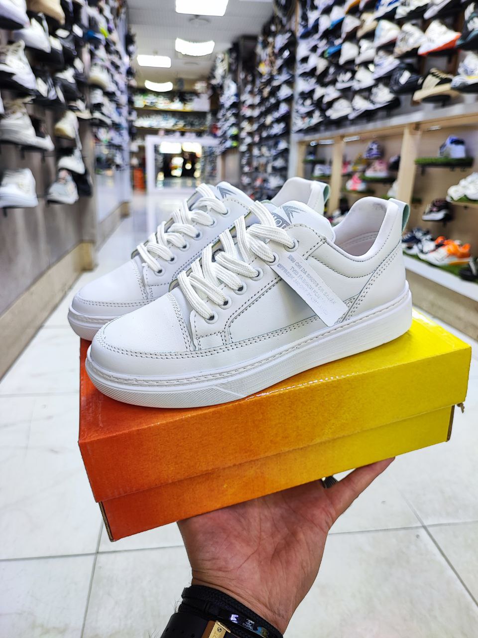 کتونی ضد آب مدل زئوس برند های مد کد 2114 کتونی ضد آب مدل زئوس برند های مد کد 2114