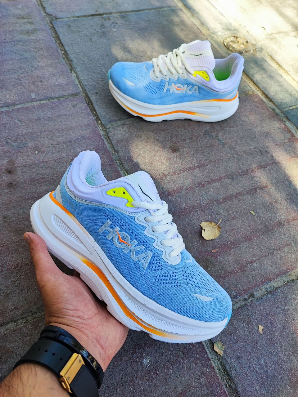 کتونی ورزشی هوکا باندی آبی و سفید کد 2116 کتونی ورزشی هوکا باندی آبی و سفید کد 2116