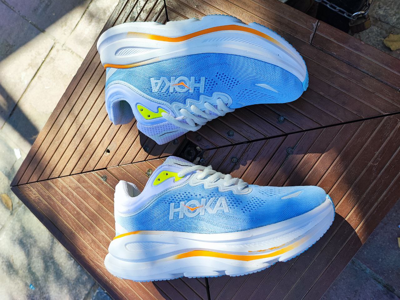 کتونی ورزشی هوکا باندی آبی و سفید کد 2116 کتونی ورزشی هوکا باندی آبی و سفید کد 2116