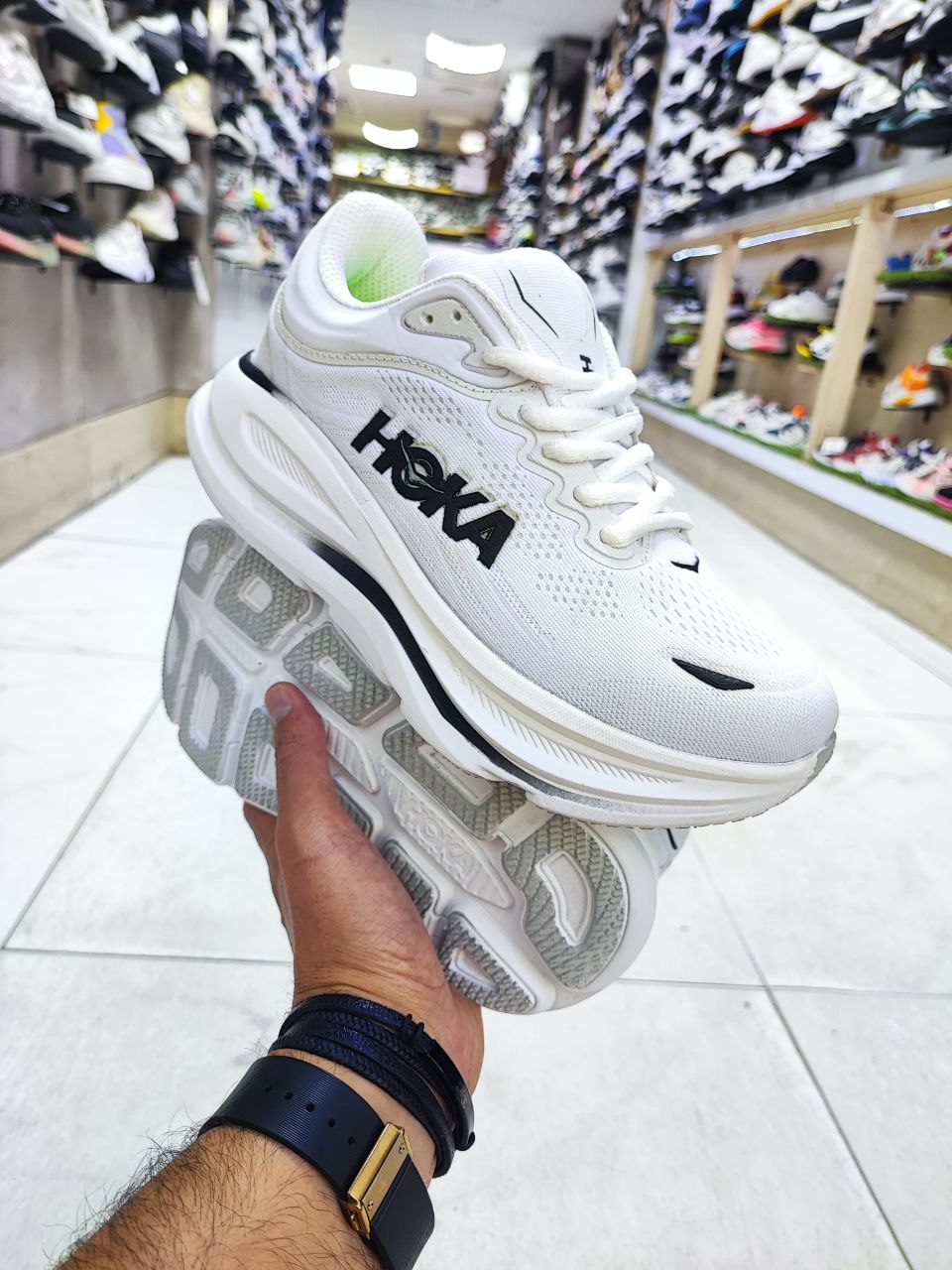 کتونی ورزشی هوکا باندی سفید کد 2118 Hoka Bandai white sports bra code 2118