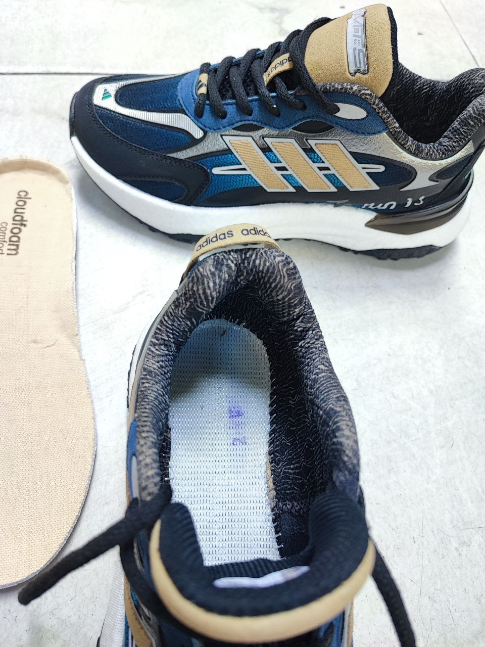 آدیداس مدل رانینگ آبی طلایی مشکی کد 2119 آدیداس مدل رانینگ آبی طلایی مشکی کد 2119