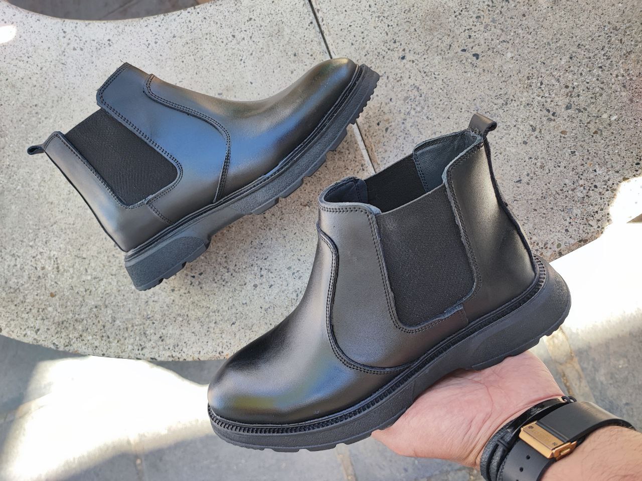 نیم بوت چرمی گاوی مردانه دو طرف کش کد 2121 نیم بوت چرمی گاوی مردانه دو طرف کش کد 2121