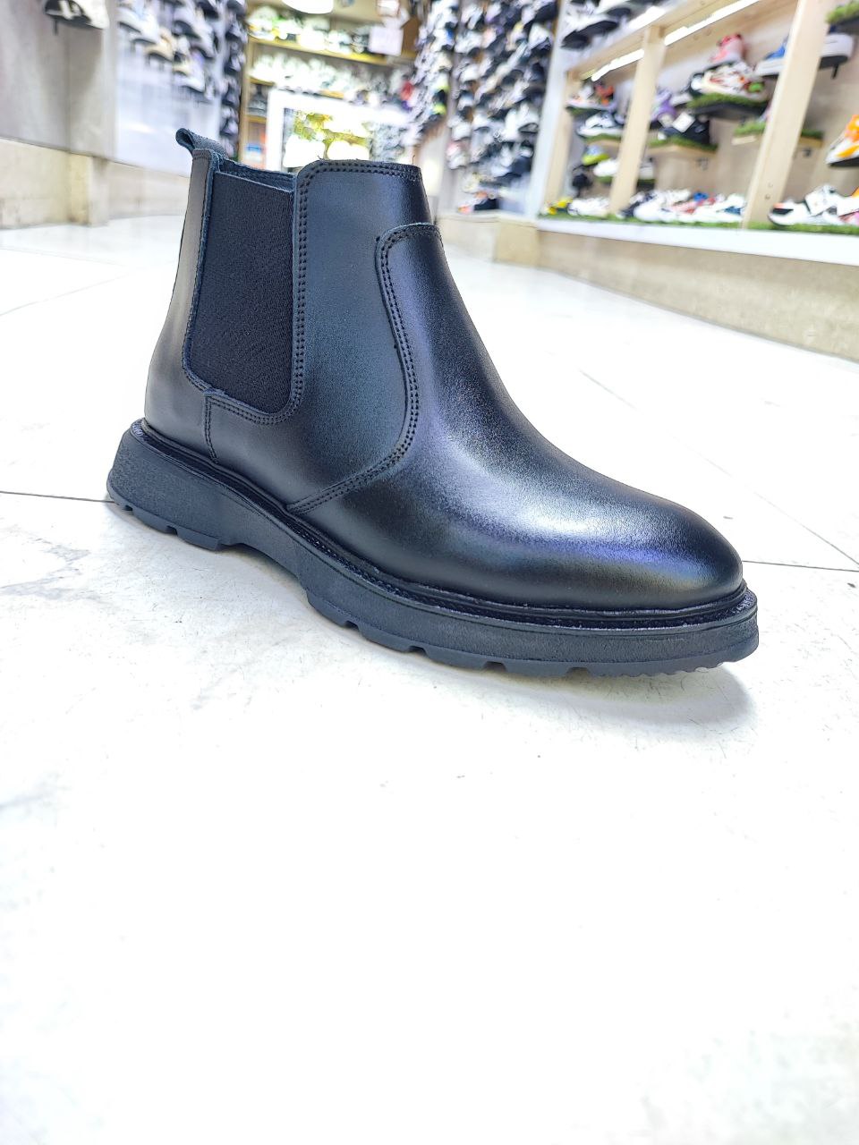 نیم بوت چرمی گاوی مردانه دو طرف کش کد 2121 نیم بوت چرمی گاوی مردانه دو طرف کش کد 2121