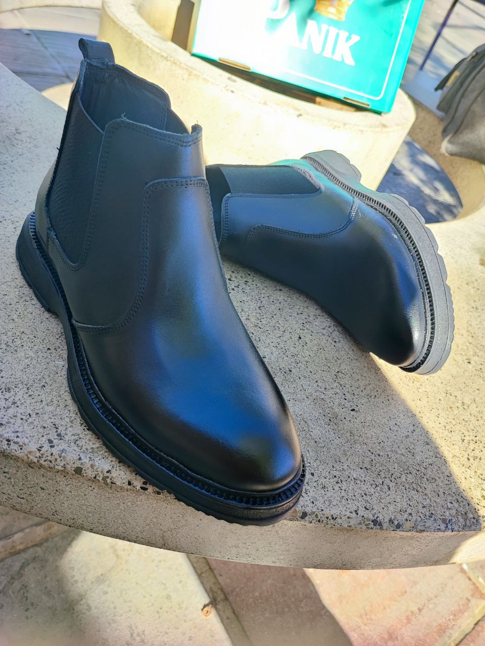 نیم بوت چرمی گاوی مردانه دو طرف کش کد 2121 نیم بوت چرمی گاوی مردانه دو طرف کش کد 2121