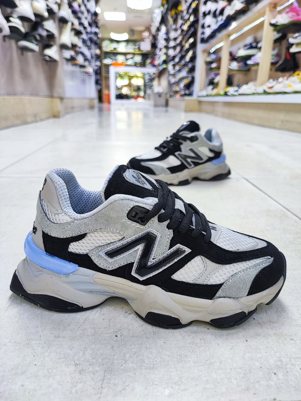 کتونی زنانه نیوبالانس 9060 کد 3077