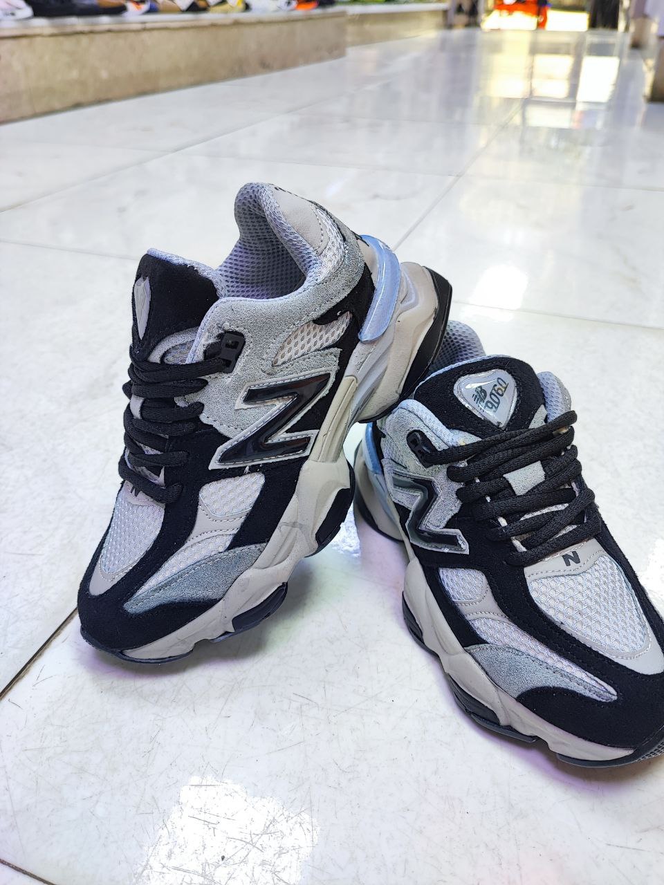 کتونی زنانه نیوبالانس 9060 کد 3077