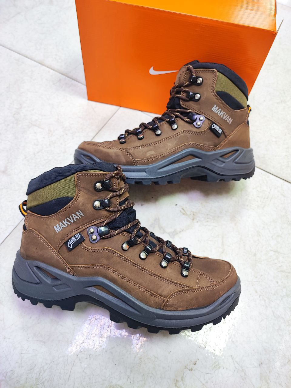 پوتین کوهنوردی لوا lowa کد 2175 Lowa