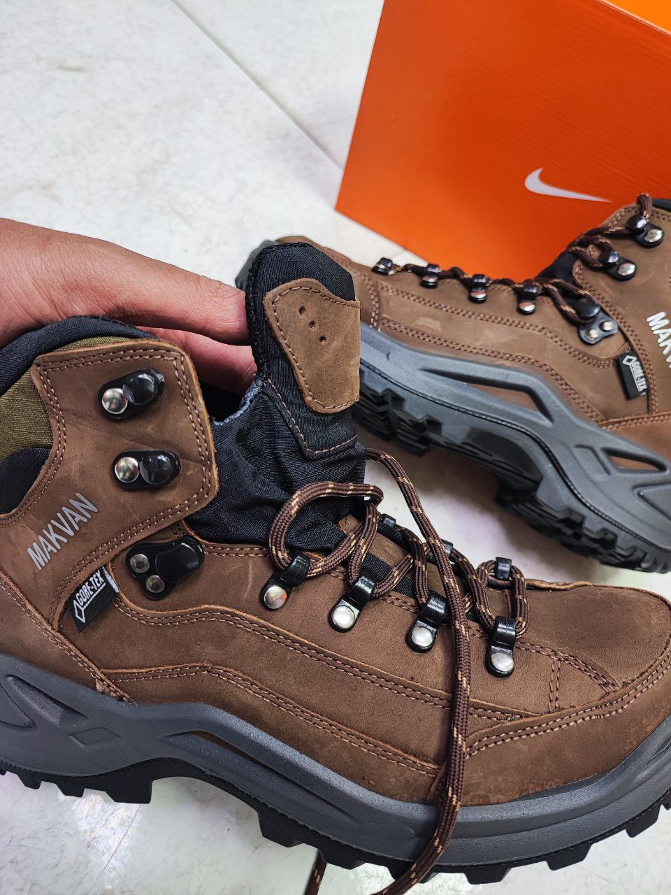 پوتین کوهنوردی لوا lowa کد 2175 Lowa