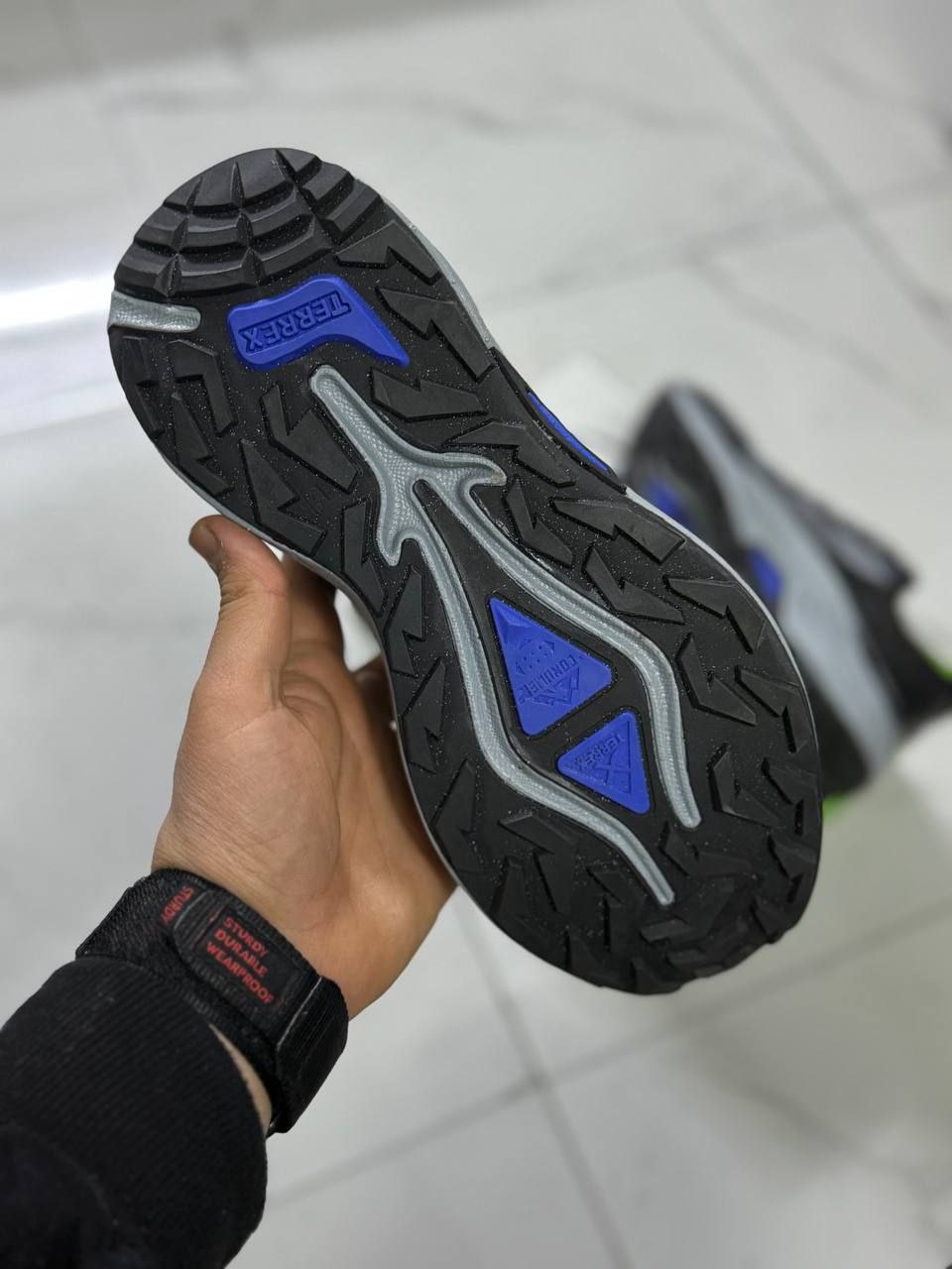 کتونی رانینگ حرفه ای زیره کربن کد 2208 