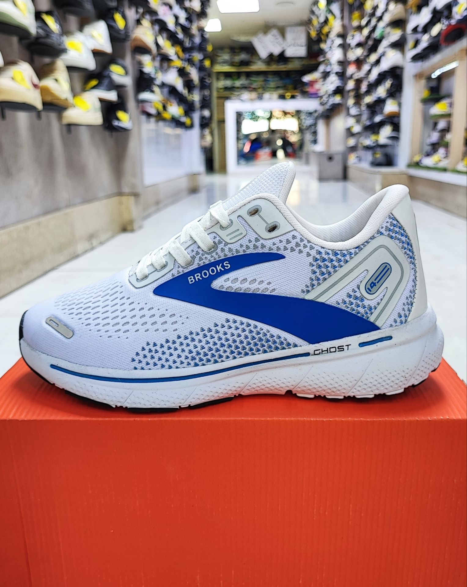 بروکس (Brooks) سفید آبی کد 2309